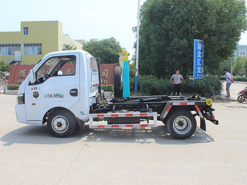 東風(fēng)汽油途逸SCS5030ZXXEQ6車廂可卸式垃圾車