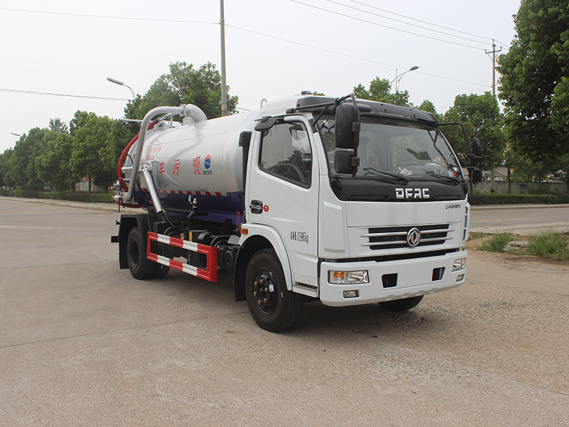 東風(fēng)多利卡8方吸污車