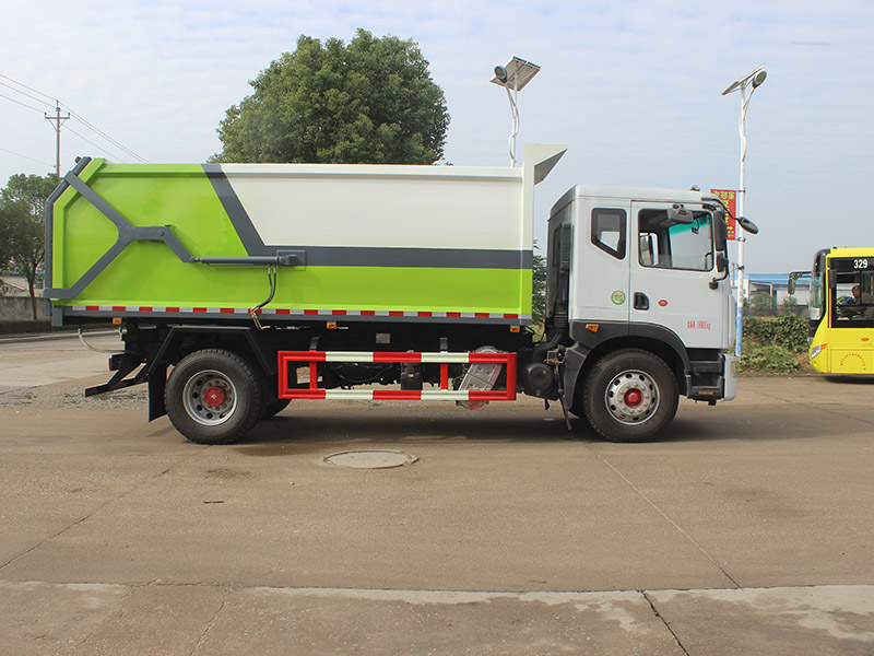 東風(fēng)多利卡D9底盤壓縮式對接垃圾車