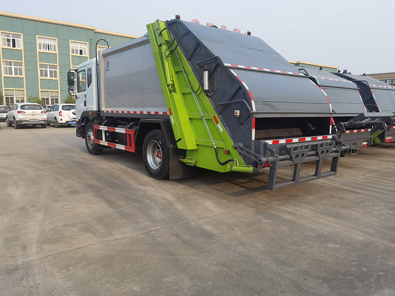 東風多利卡10-12方D9壓縮垃圾車