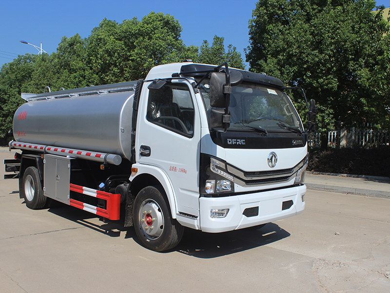 東風(fēng)多利卡8立方SCS5120GPGEQ6普通液體運輸車