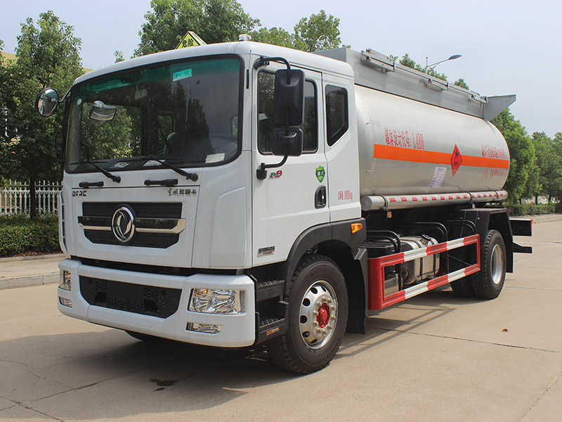 東風(fēng)D9多利卡13.2立方SCS5180GRYEQ6易燃液體罐式運輸車