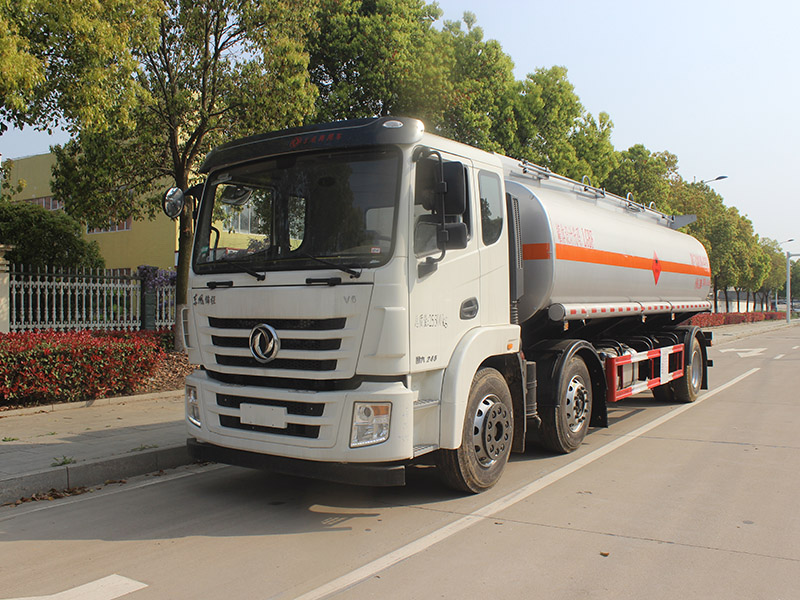 東風(fēng)隨專19.9立方SCS5261GRYEQ6易燃液體罐式運輸車