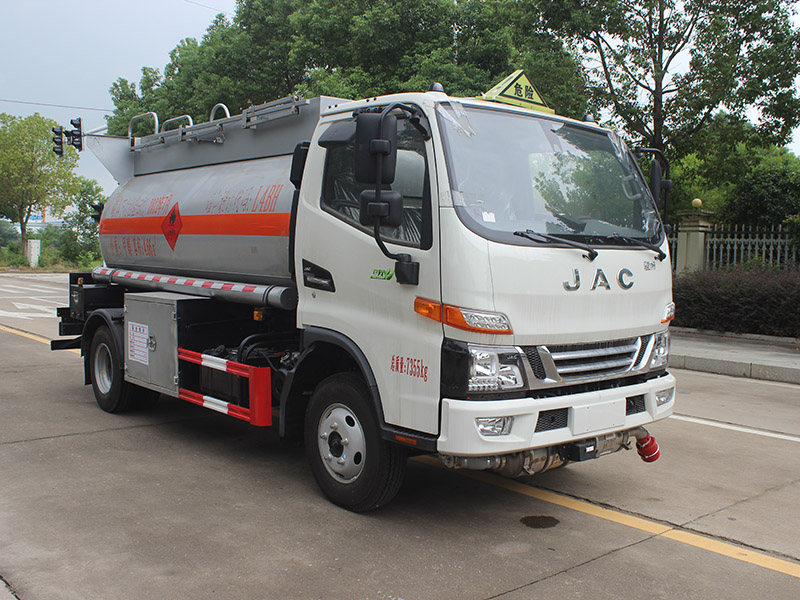 江淮駿鈴4.66立方SCS5071GRYHFC6易燃液體罐式運(yùn)輸車