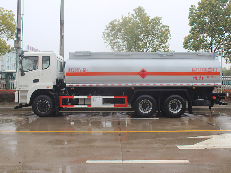 東風(fēng)隨專20.2立方SCS5260GYYEQ6運油車