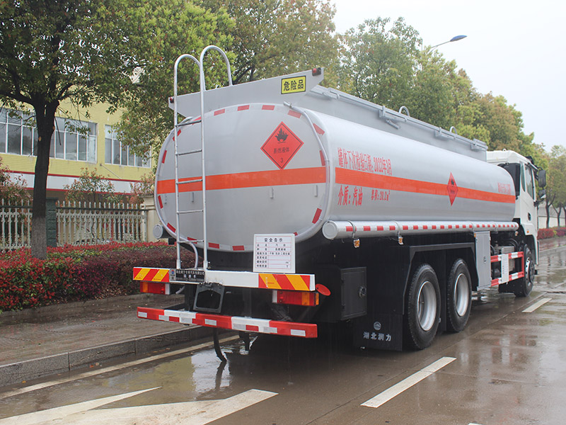 東風(fēng)隨專20.2立方SCS5260GYYEQ6運油車