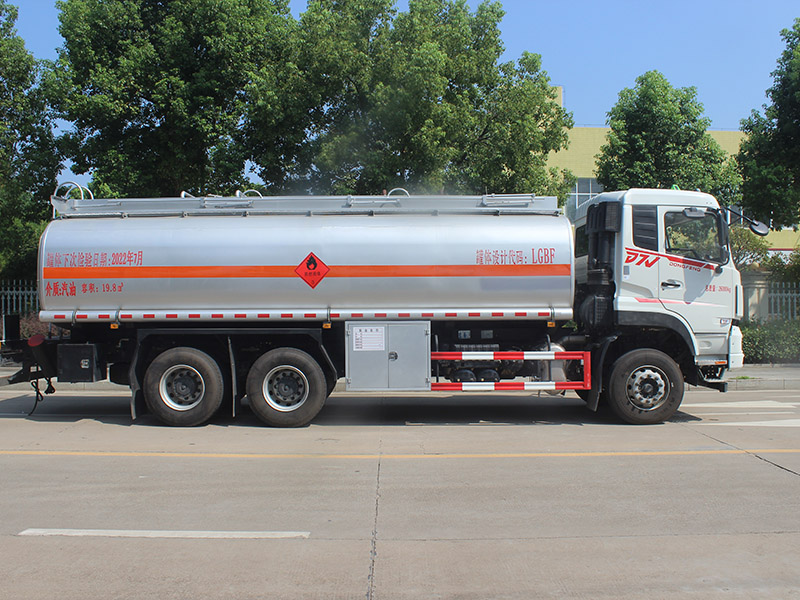 東風專底20立方SCS5263GYYDFV6運油車