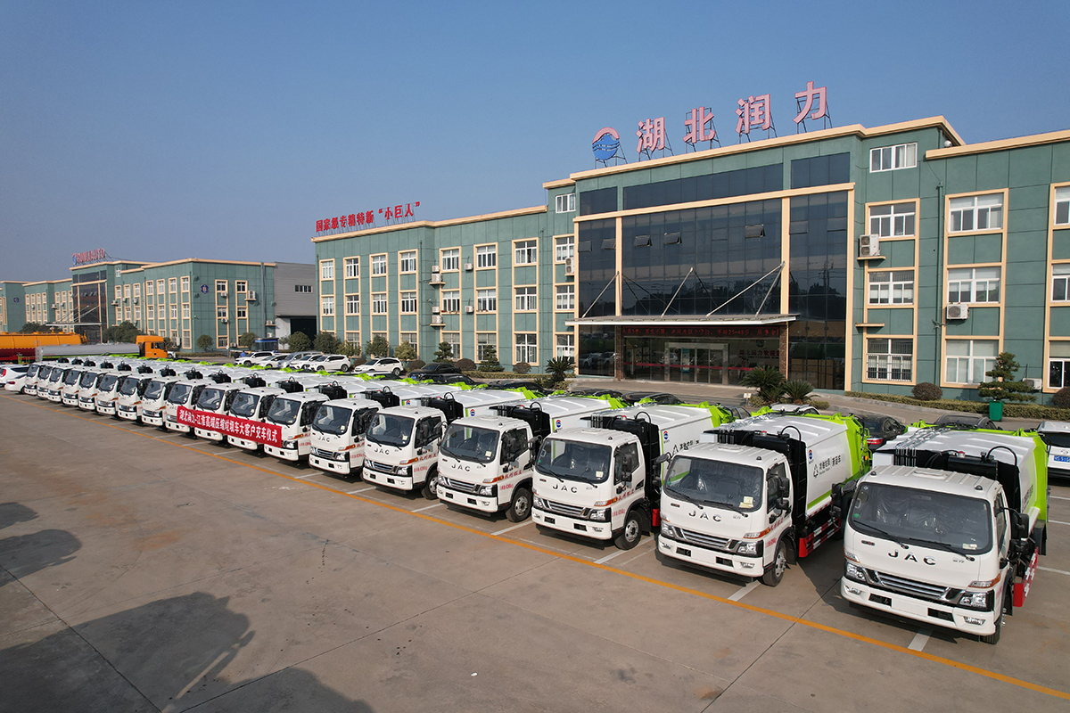 壓縮垃圾車交車儀式