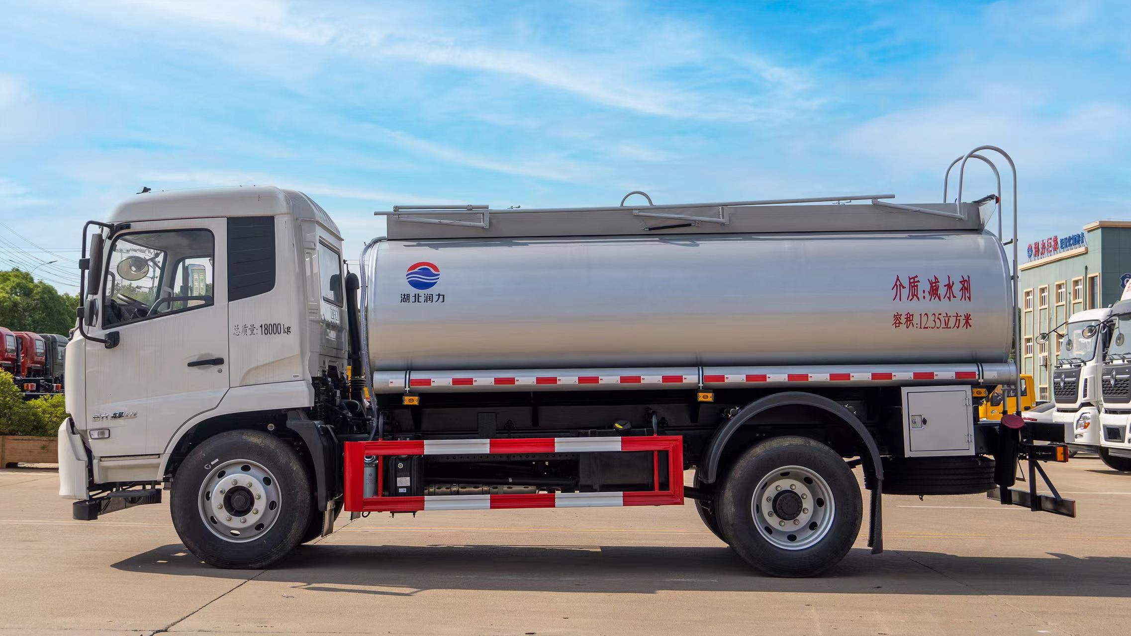 【潤(rùn)力精品車】東風(fēng)天錦普通液體運(yùn)輸車