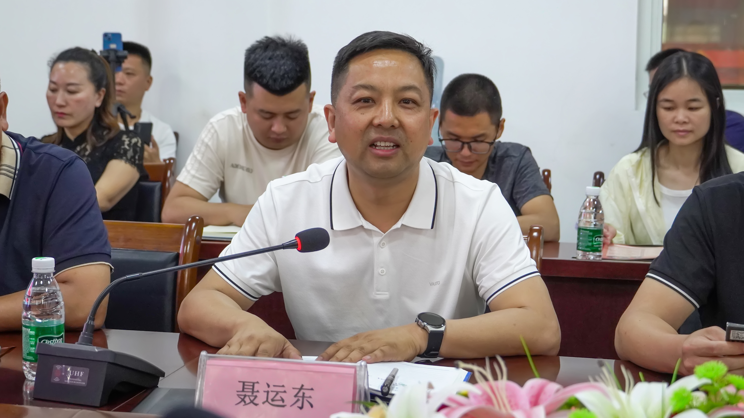 十堰名泰汽車銷售公司在湖北潤(rùn)力召開 “東風(fēng)商用車天錦重卡產(chǎn)品推介會(huì)”