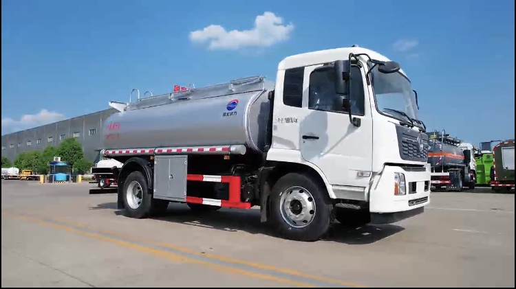 【潤力車】東風(fēng)天錦普通液體運(yùn)輸車